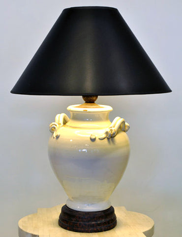 Classical Urn-Style Table Lamp